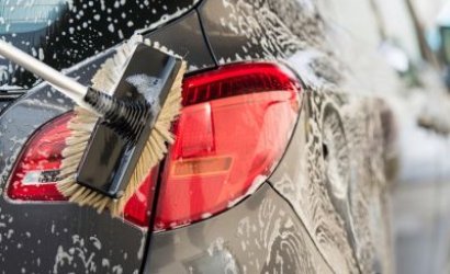Почему мыть автомобиль лучше на автомойке?