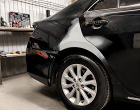 Локальная покраска Тойота Камри 50 в малярно-кузовном цеху RRV в Санкт-Петербурге