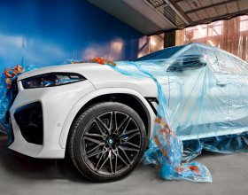 Локальная покраска крыла BMW в центре малярно - кузовных работ RRV в Санкт-Петербурге
